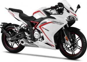Китайский спортбайк Loncin GP300