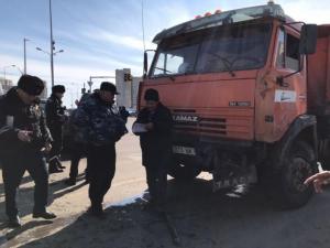 Массовое ДТП в Астане: столкнулись КамАЗ, Газель и три авто