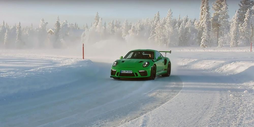 Видео: мощнейший атмосферный Porsche устроил дрифт за Полярным кругом