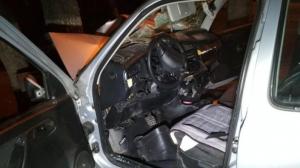 В Алматы 25-летний водитель Volkswagen погиб врезавшись в дерево