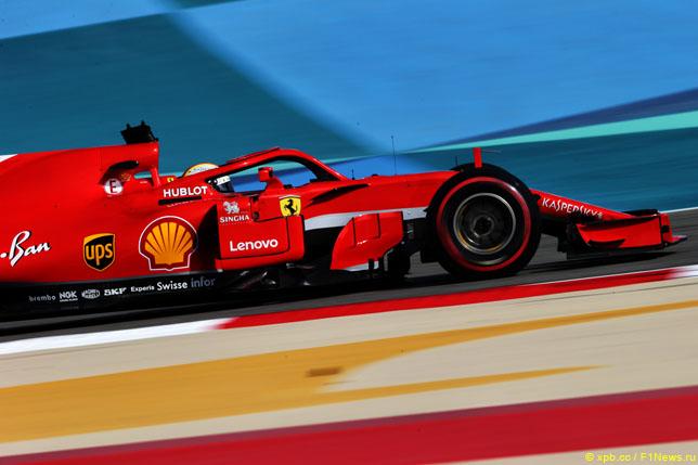 Весь первый ряд на старте у Ferrari

