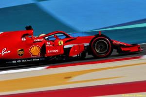 Весь первый ряд на старте у Ferrari
