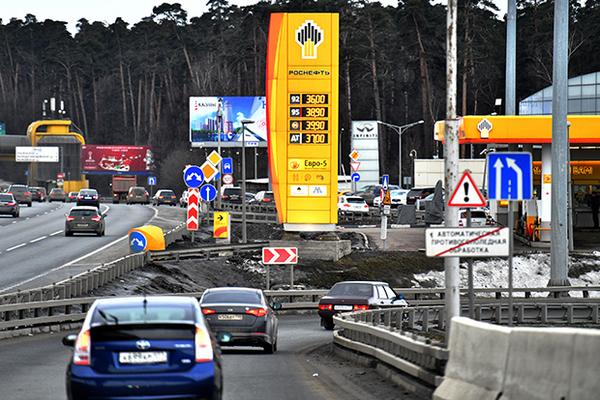 «Роснефть» начала реализацию бензинов «Евро 6»