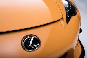 Один из 50 трековых Lexus LFA с минимальным пробегом выставили на продажу
