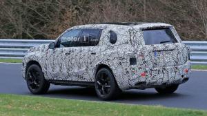 Новый внедорожник Mercedes GLS вновь замечен на тестах