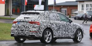 Спортивная версия Audi Q3 нового поколения впервые замечена на тестах