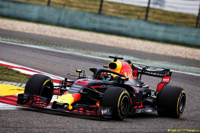 В Red Bull подозревают отказ турбины на машине Риккардо