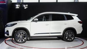 Названы цены флагманского кроссовера Chery Tiggo 8