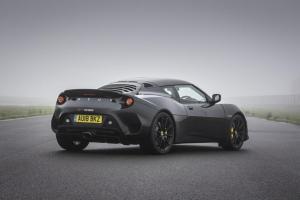 Сыну основателя Lotus подарили трековое купе Evora