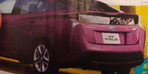 В Сети появились первые фото обновленного Toyota Prius