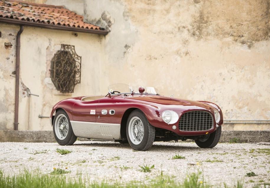 Один из трех четырехцилиндровых Ferrari продадут на аукционе
