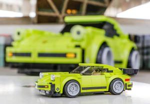Из кубиков Lego сделали полноразмерную копию Porsche 911