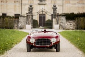Один из трех четырехцилиндровых Ferrari продадут на аукционе