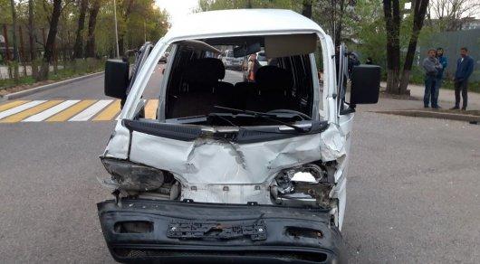 Два человека пострадали в ДТП в Алматы