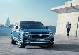 Новый Volkswagen Touareg: объявлена цена и комплектации
