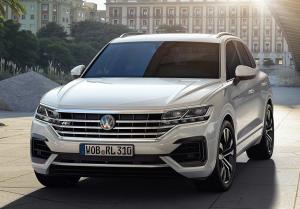 Новый Volkswagen Touareg: объявлена цена и комплектации