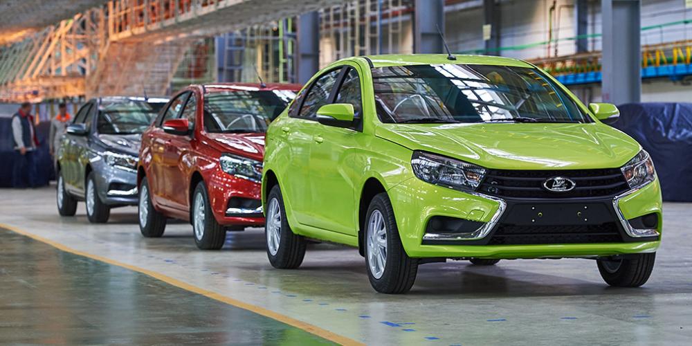 АвтоВАЗ приостановил сборку Lada Vesta из-за дефицита комплектующих