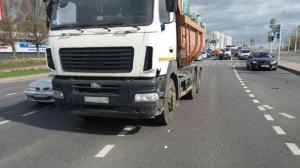 В Минске у МАЗа отказали тормоза: грузовик протаранил два авто, есть пострадавшие