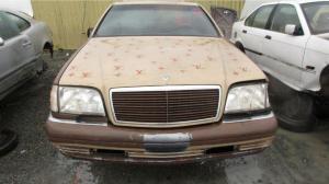 Необычный Mercedes W140 бросили гнить на свалке