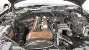 Необычный Mercedes W140 бросили гнить на свалке
