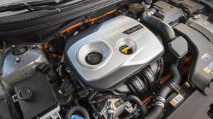 Озвучены цены обновлённого седана Hyundai Sonata Hybrid