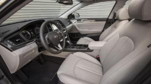 Озвучены цены обновлённого седана Hyundai Sonata Hybrid