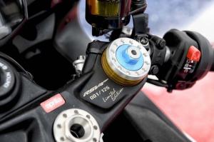 Aprilia RSV4 RF LE 2018 - серийный спортбайк с крыльями