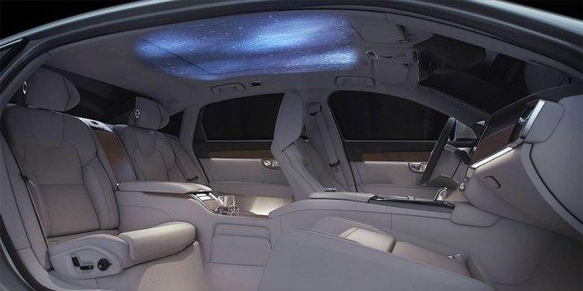Volvo представила роскошный трехместный седан с проектором
