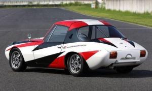 Toyota восстановила свой старейший из сохранившихся спорткар Toyota 800