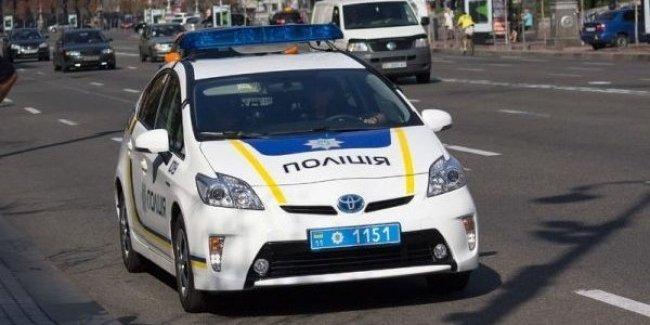 Украинских полицейских научат подрезать автомобили