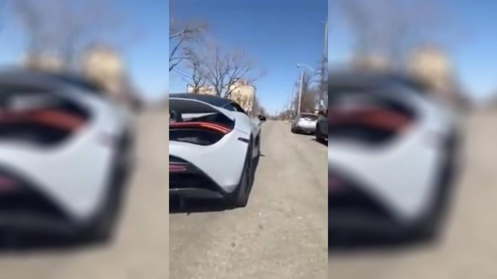 Видео: водитель без прав разбил суперкары McLaren и Audi