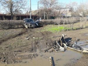 Женщина-водитель врезалась в авто с полицейскими в Уральске