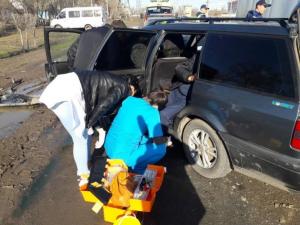 Женщина-водитель врезалась в авто с полицейскими в Уральске
