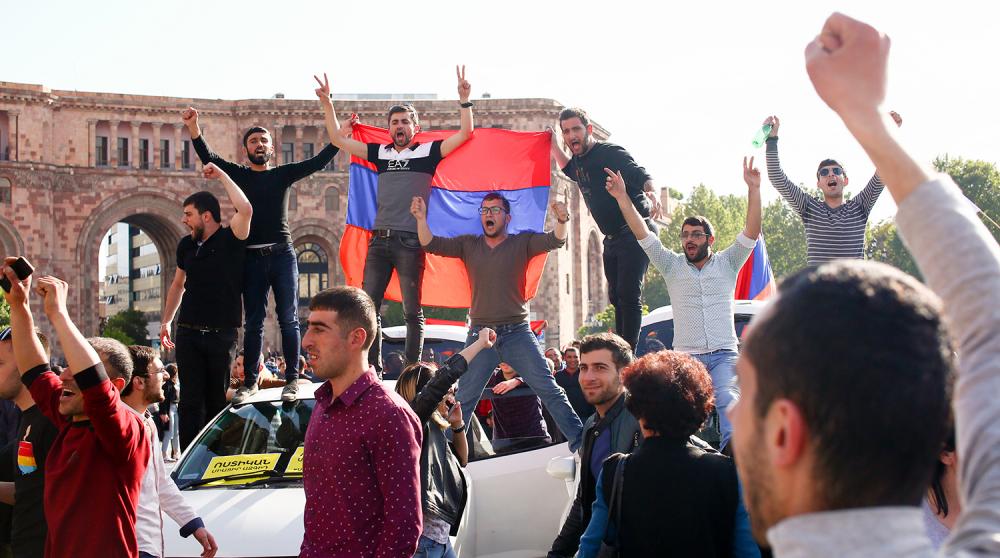 В Ереване протестующие перекрыли проезд к площади Республики