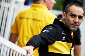 В Renault на всякий случай ищут замену для Сайнса