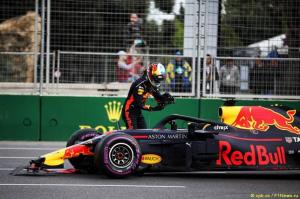 В Red Bull Racing огорчены двойным сходом