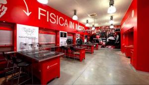 Компания Ducati открыла лабораторию физики для общественности
