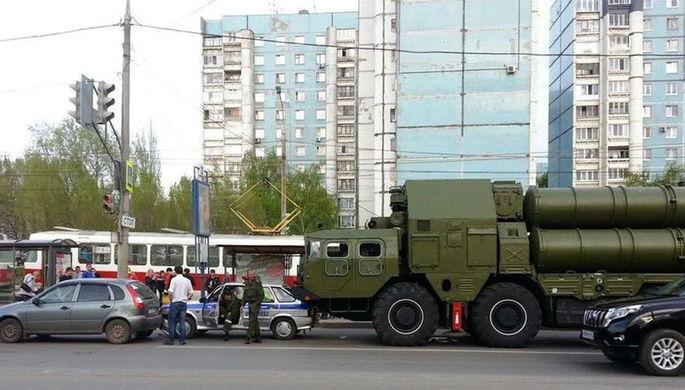 В Москве зенитно-ракетный комплекс протаранил полицейский автомобиль