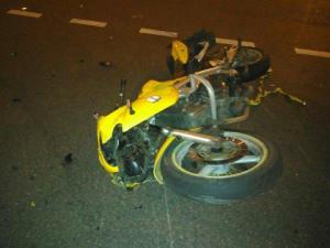 В Минске мотоциклистка на Suzuki врезалась в такси