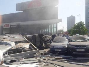 В Днепре фура без тормозов протаранила 13 машин и убила человека