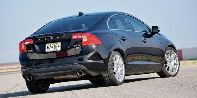 Первые фото седана Volvo S60 появились в Сети
