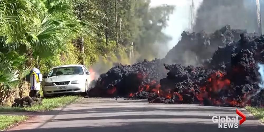 Видео: извержение вулкана на Гавайях уничтожает Ford Mustang