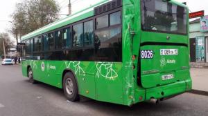 Беременная женщина и ребенок пострадали в ДТП с автобусами в Алматы