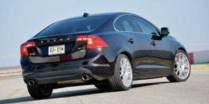 Первые фото седана Volvo S60 появились в Сети
