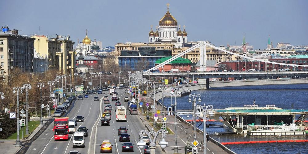 Водителей попросили отказаться от поездок по Москве 9 мая