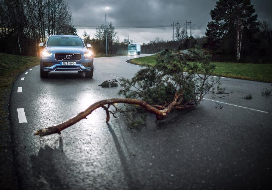 Легковые и грузовые Volvo будут «общаться» между собой
