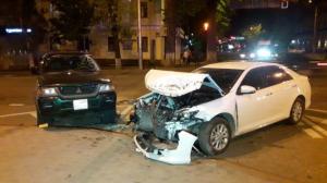 Внедорожник перевернулся в Алматы: пострадали 2 человека