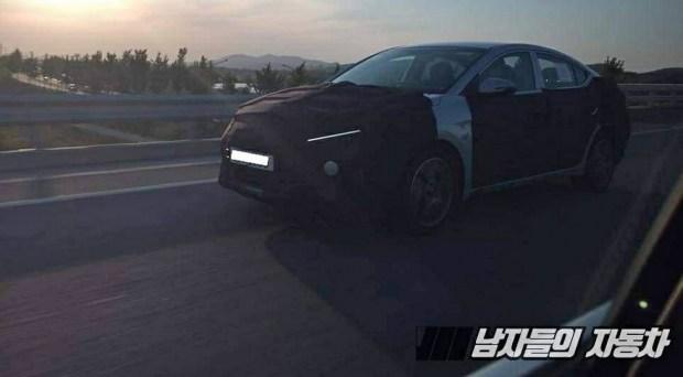 Появились фото обновлённого седана Hyundai Elantra