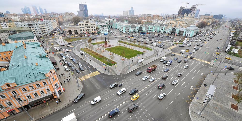 В Москве камеры начали штрафовать за короткие остановки