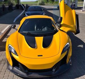В Украине засняли редкий суперкар McLaren с тюнингом